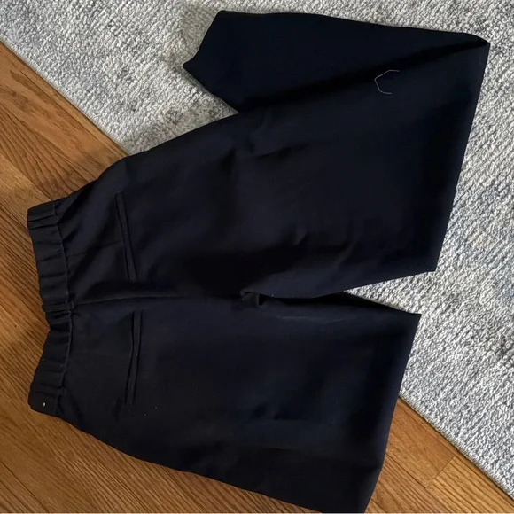 Abercrombie & Fitch Black High-Waist Pleated Trousers - Picture 2 of 3